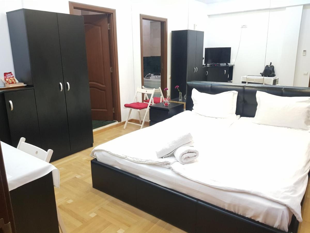 Spa Mega Mall Monza National Arena Bukares Bagian luar foto