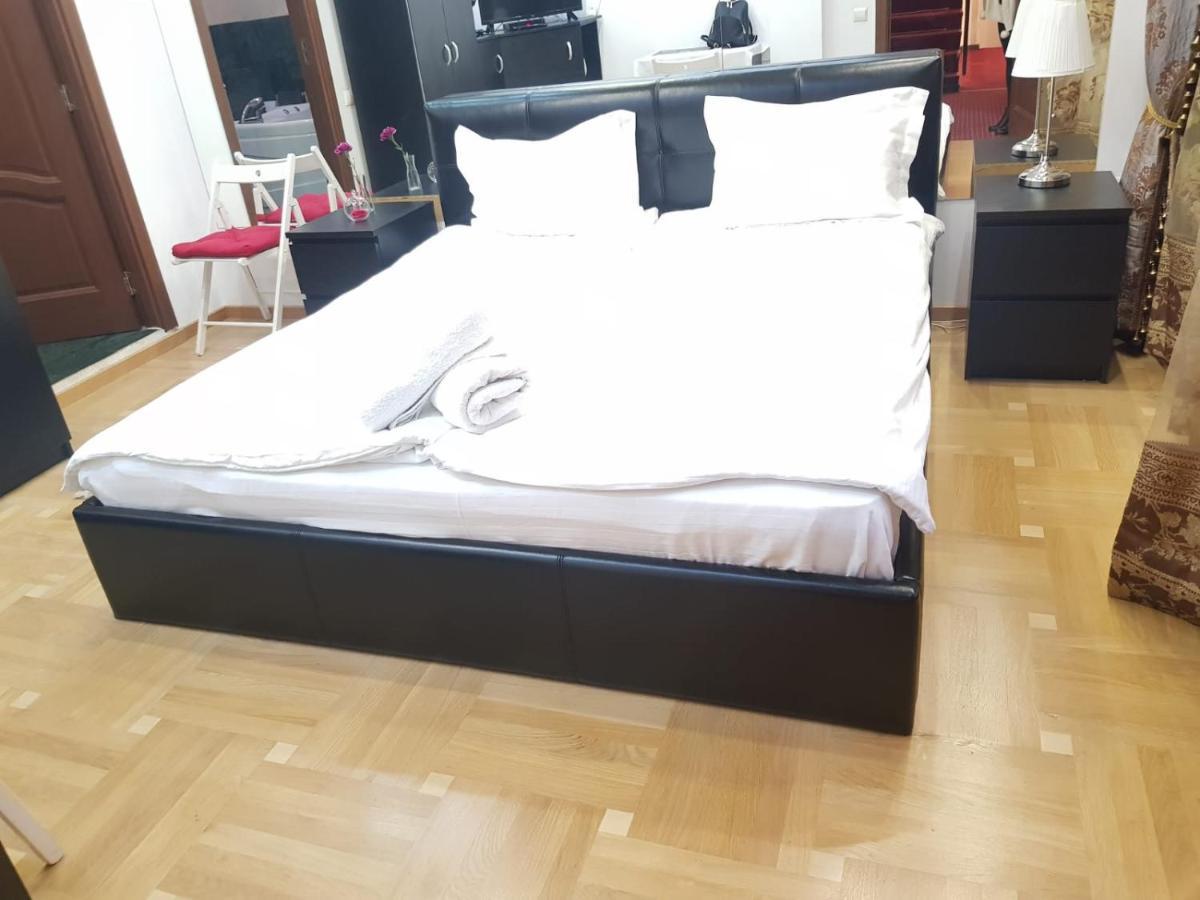 Spa Mega Mall Monza National Arena Bukares Bagian luar foto